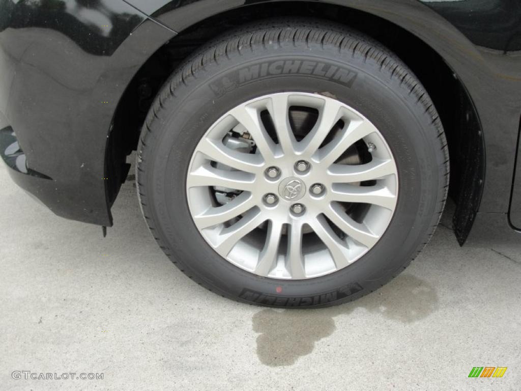 2011 Toyota Sienna XLE Wheel Photo #47313344