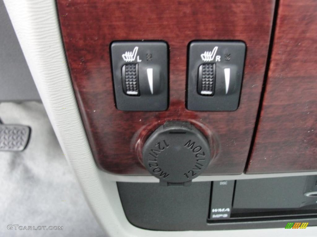 2011 Sienna XLE - Black / Light Gray photo #38