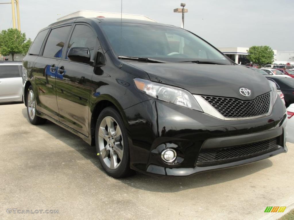 2011 Sienna SE - Black / Dark Charcoal photo #1