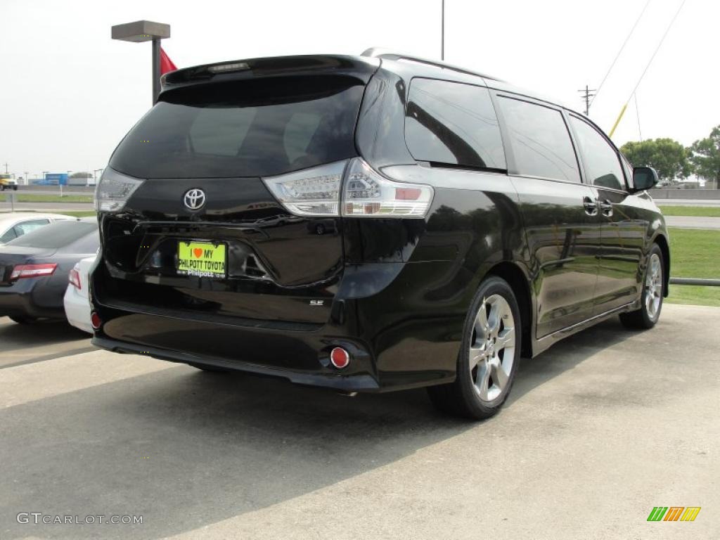 2011 Sienna SE - Black / Dark Charcoal photo #3