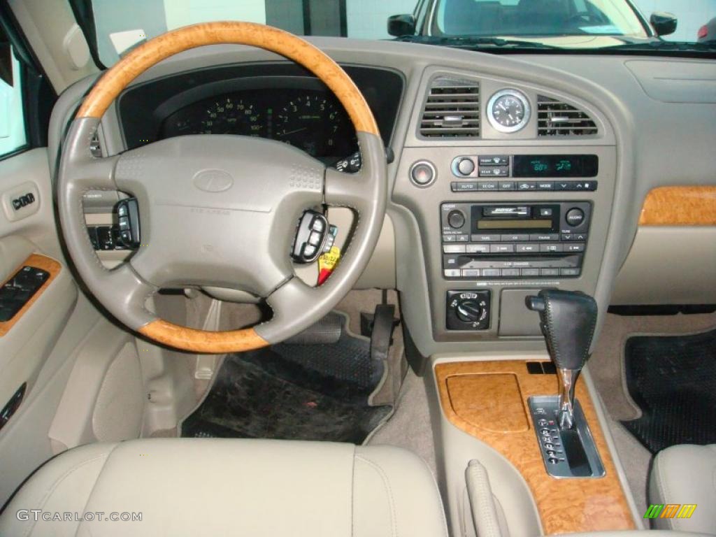 2001 QX4 4x4 - Dover White / Stone Beige photo #18