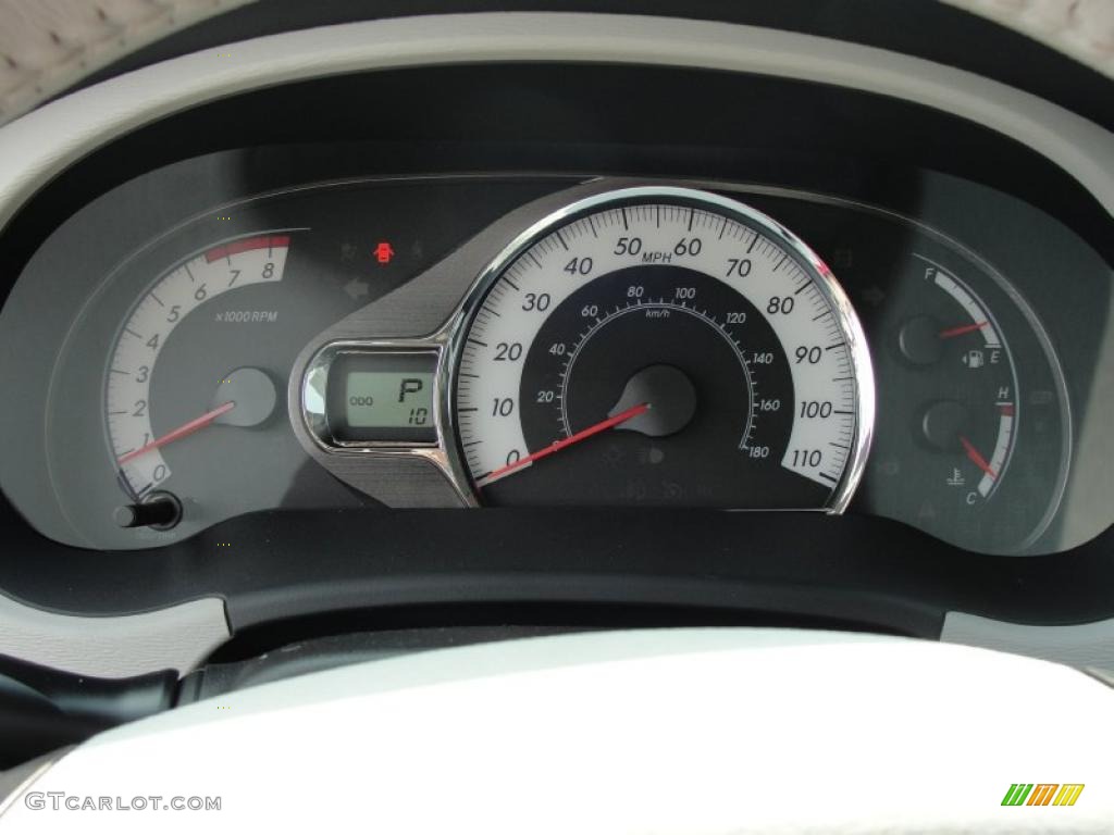 2011 Toyota Sienna SE Gauges Photo #47314433
