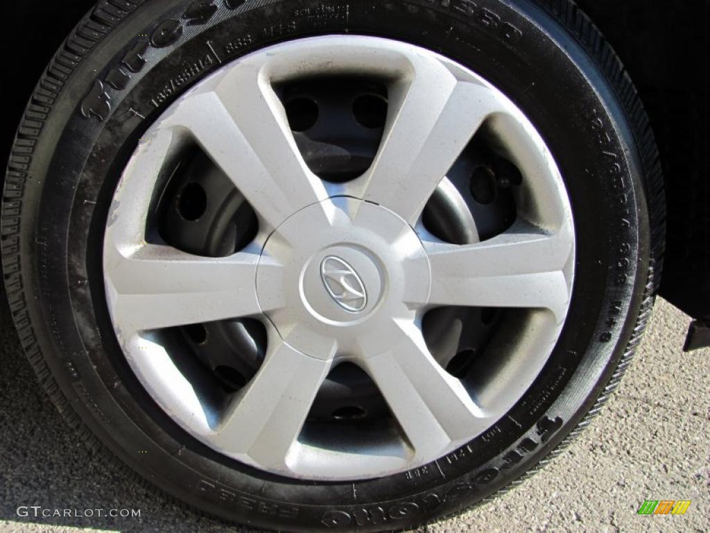 2007 Hyundai Accent GLS Sedan Wheel Photo #47316989