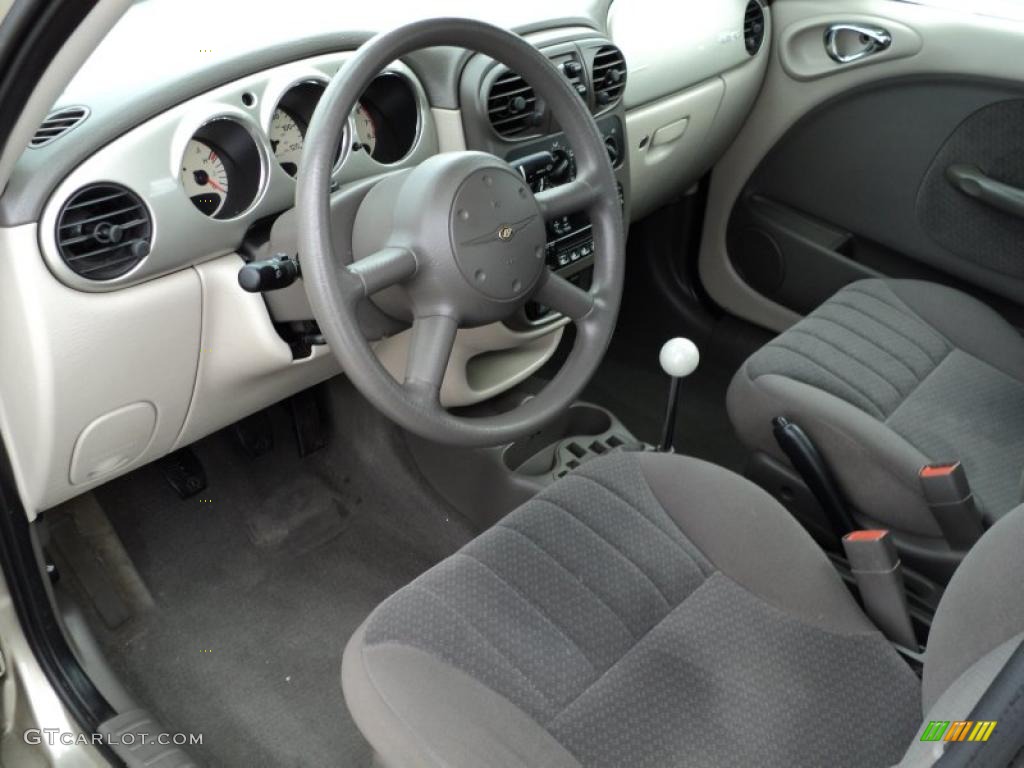 Taupe/Pearl Beige Interior 2003 Chrysler PT Cruiser Standard PT Cruiser Model Photo #47318108