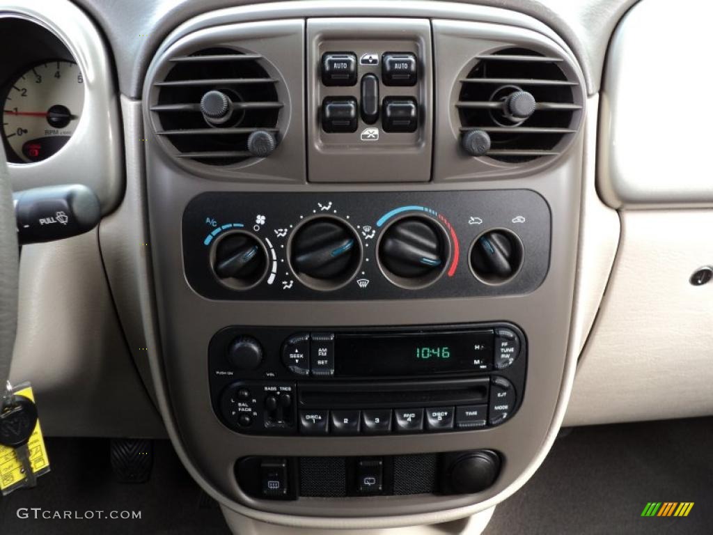 2003 Chrysler PT Cruiser Standard PT Cruiser Model Controls Photo #47318327