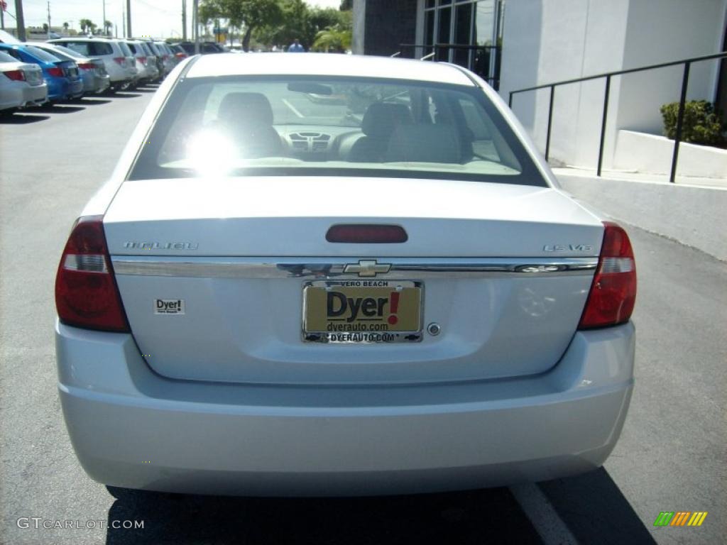 2005 Malibu LS V6 Sedan - Galaxy Silver Metallic / Gray photo #4