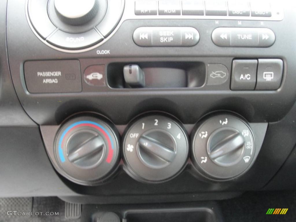 2007 Honda Fit Standard Fit Model Controls Photo #47321144