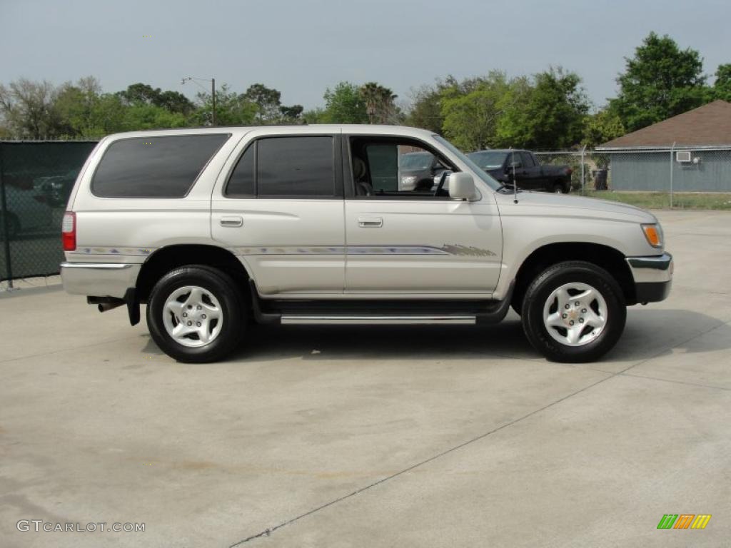 1996 4Runner SR5 - Desert Dune Metallic / Beige photo #2