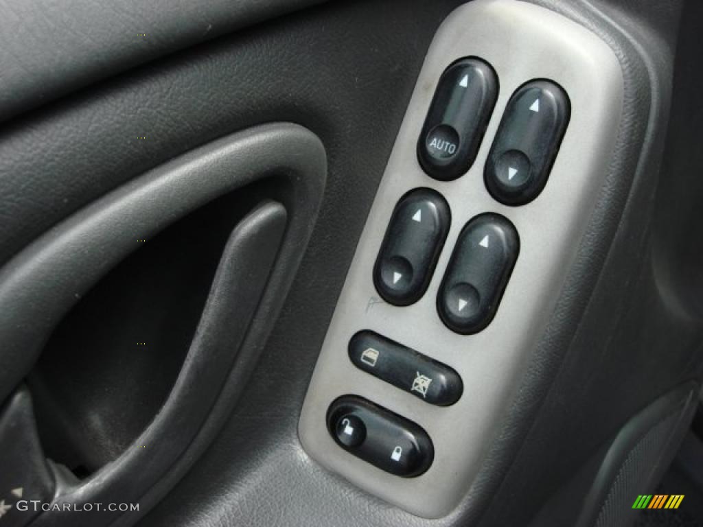 2006 Mazda Tribute i Controls Photo #47322080