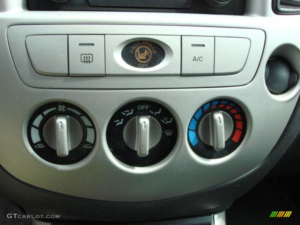 2006 Mazda Tribute i Controls Photo #47322122