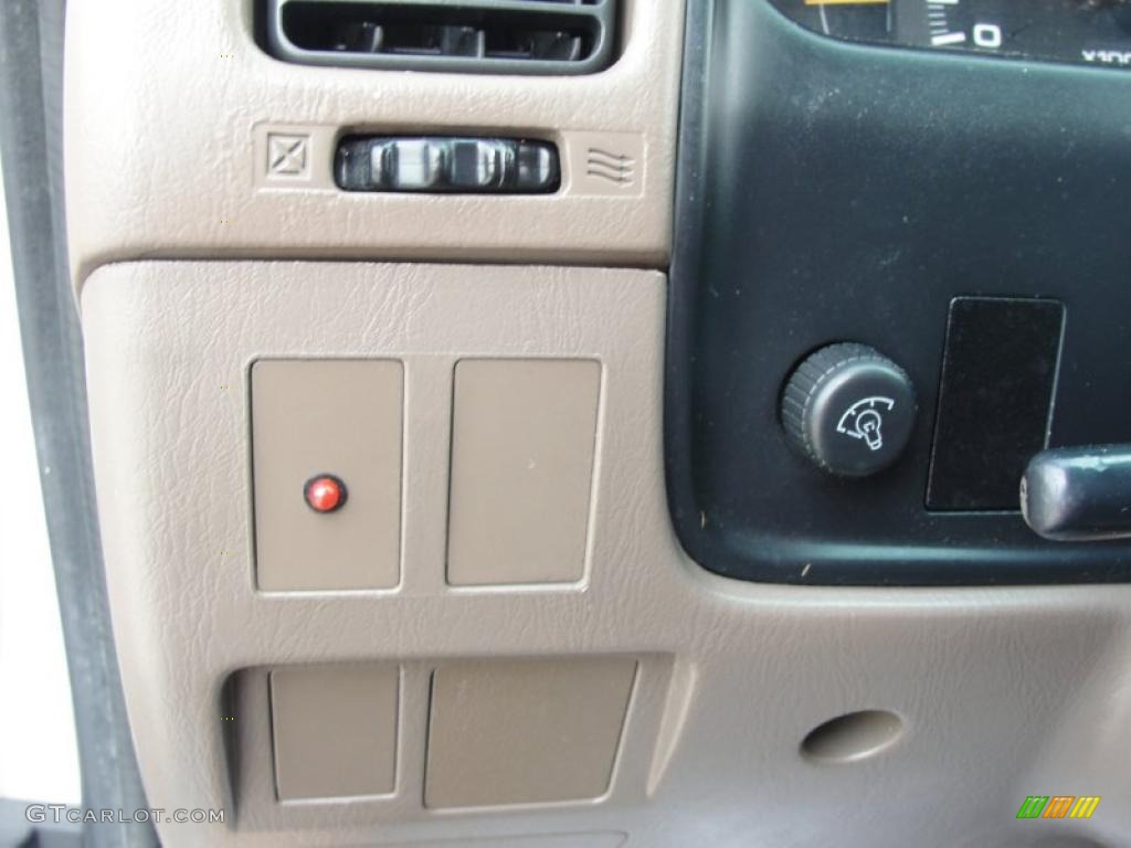 1996 4Runner SR5 - Desert Dune Metallic / Beige photo #54