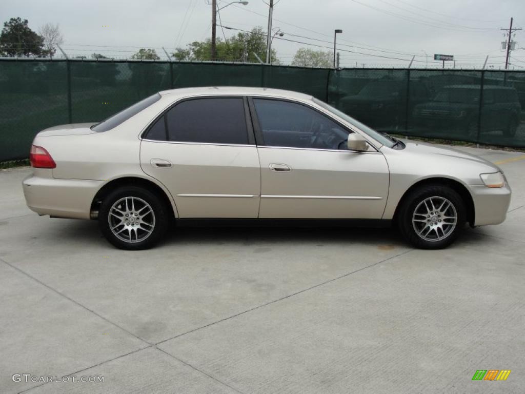 Naples Gold Metallic 2000 Honda Accord SE Sedan Exterior Photo #47322266