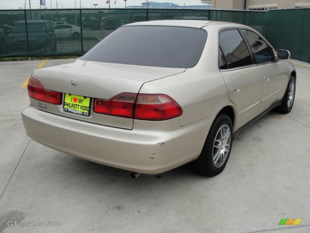 2000 Accord SE Sedan - Naples Gold Metallic / Ivory photo #3