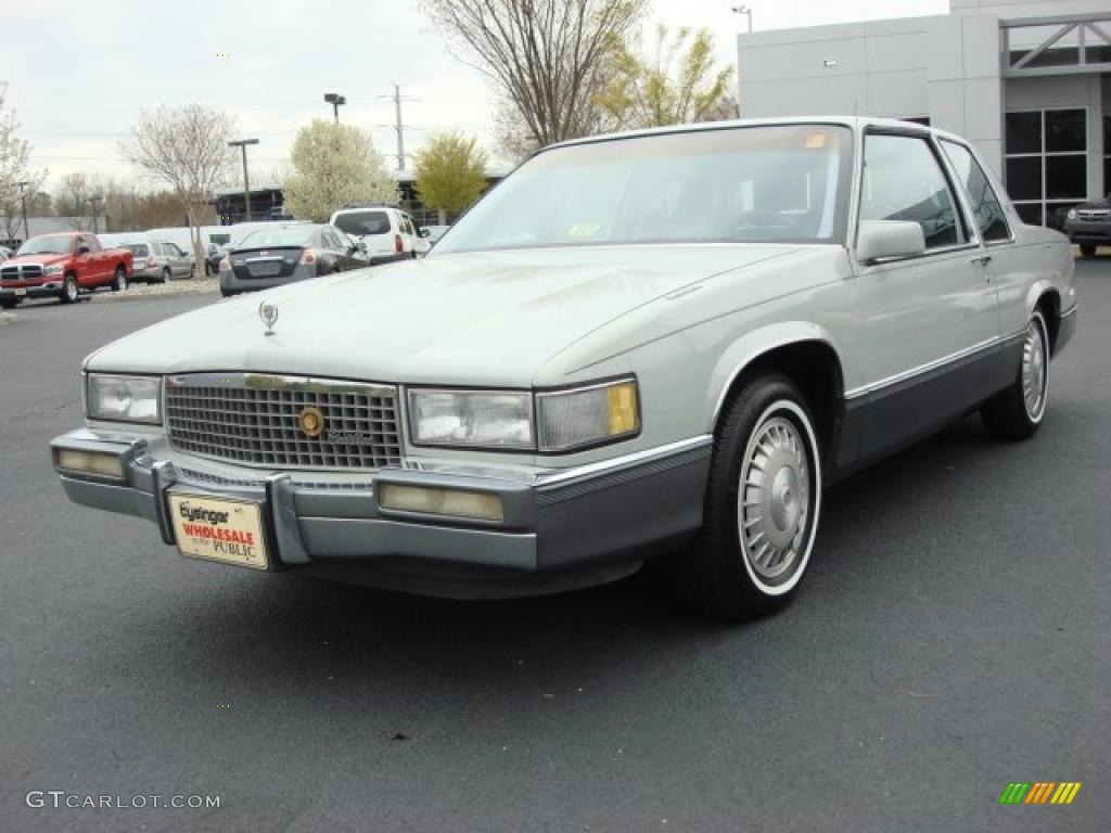 1989 Light Pearl Gray Cadillac Deville Sedan 47291960