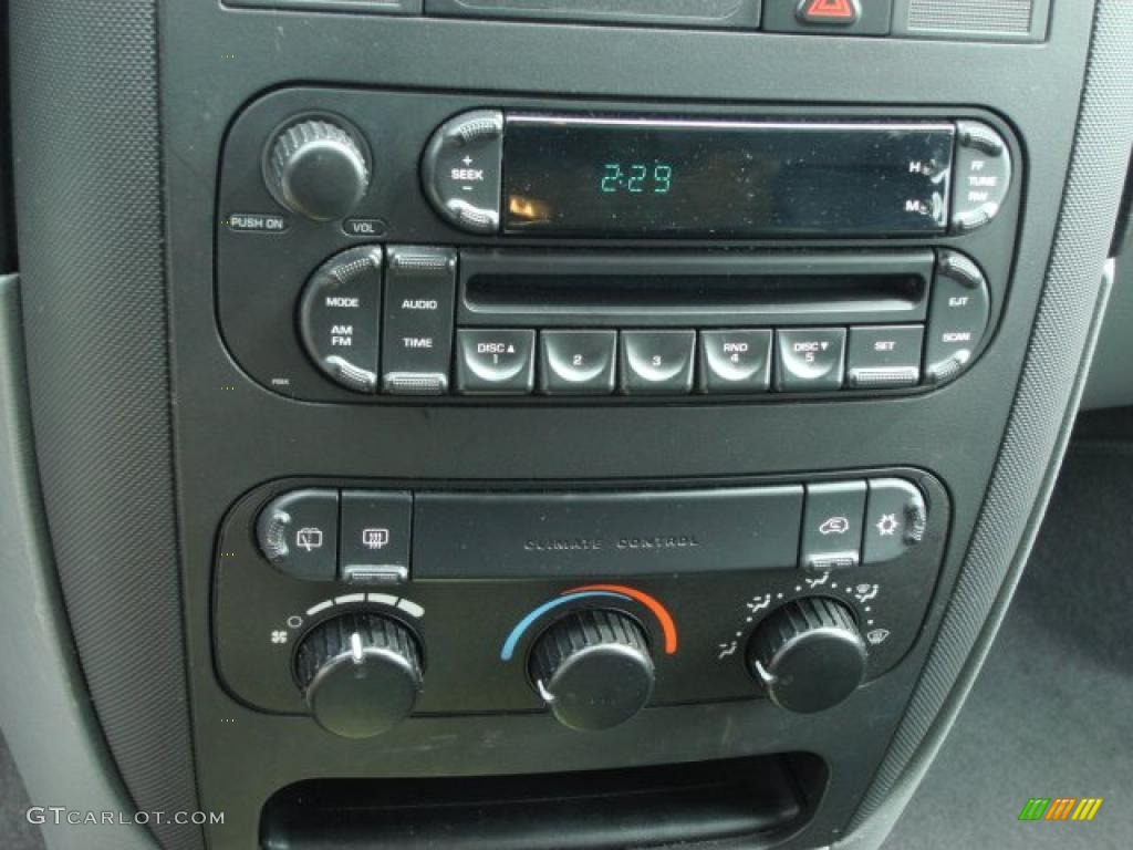 2007 Dodge Caravan SE Controls Photo #47323601
