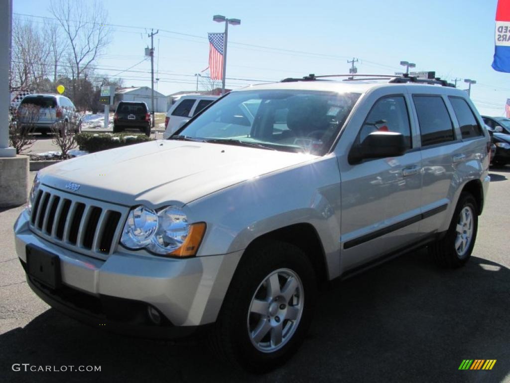 2008 Grand Cherokee Laredo 4x4 - Bright Silver Metallic / Khaki photo #1