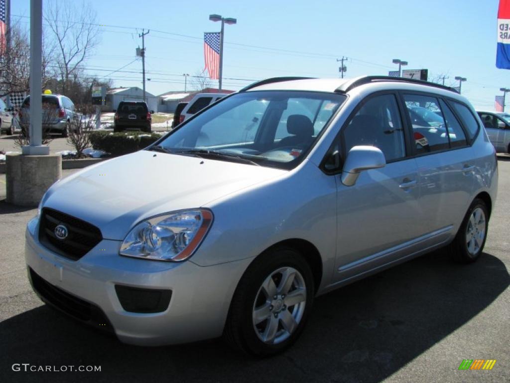 Fine Silver Kia Rondo