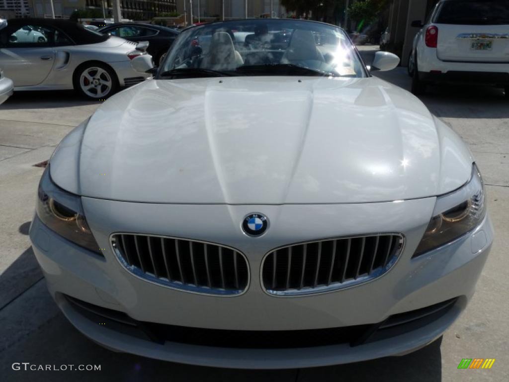 2011 Z4 sDrive35i Roadster - Alpine White / Beige photo #2