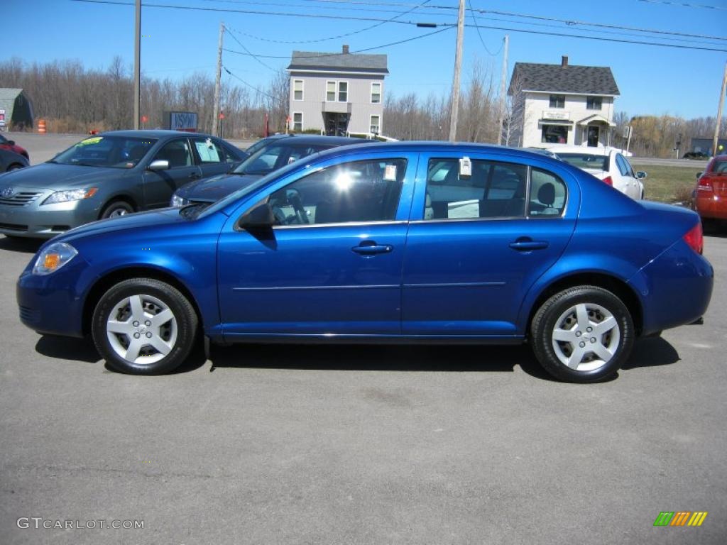 2005 Cobalt Sedan - Arrival Blue Metallic / Gray photo #12