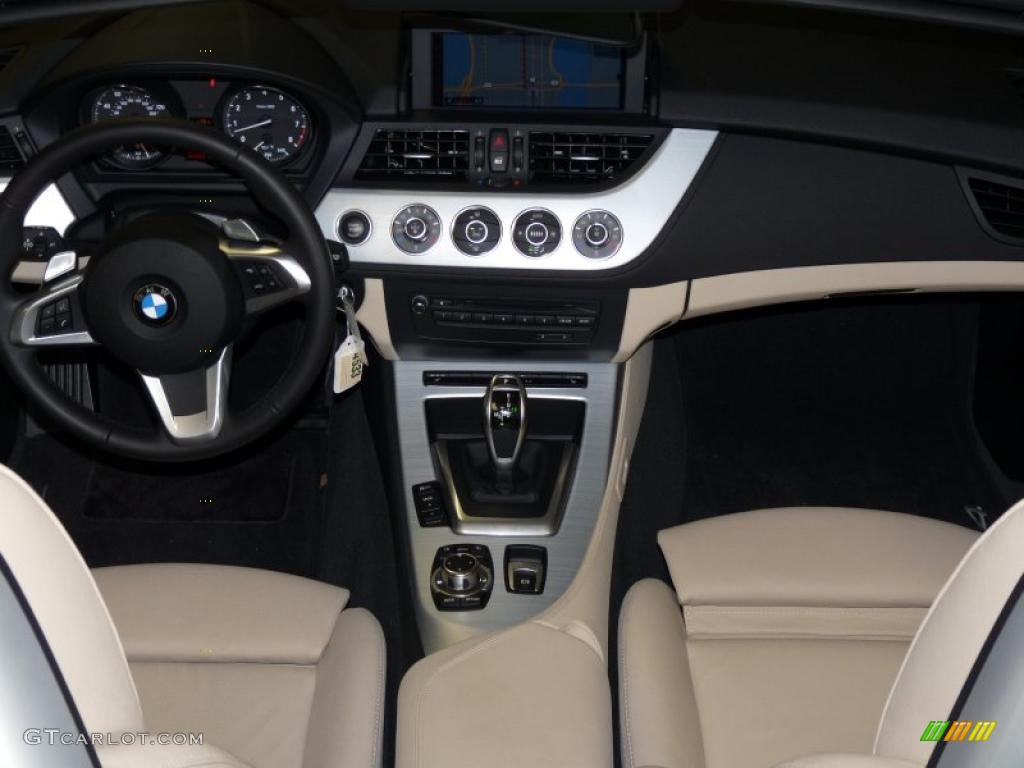 2011 BMW Z4 sDrive35i Roadster Beige Dashboard Photo #47324987