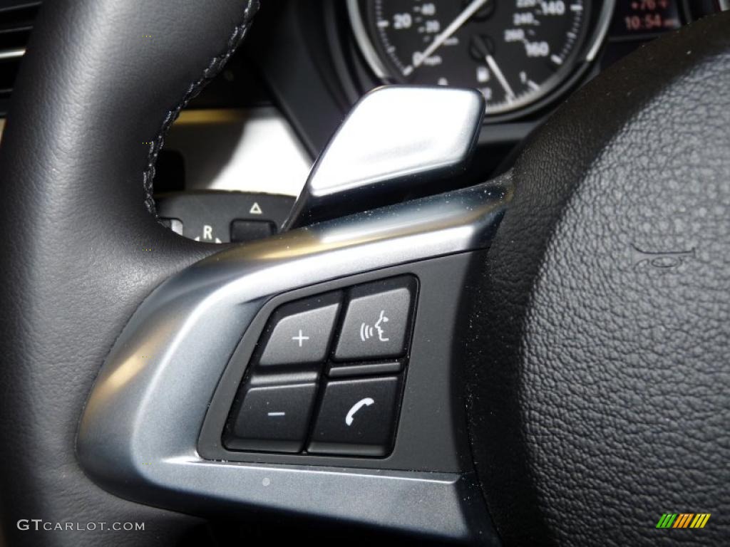 2011 BMW Z4 sDrive35i Roadster Controls Photo #47325233