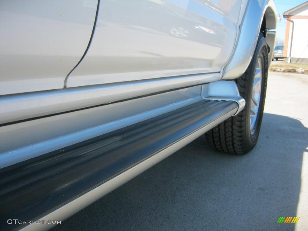 2002 4Runner SR5 4x4 - Natural White / Gray photo #10