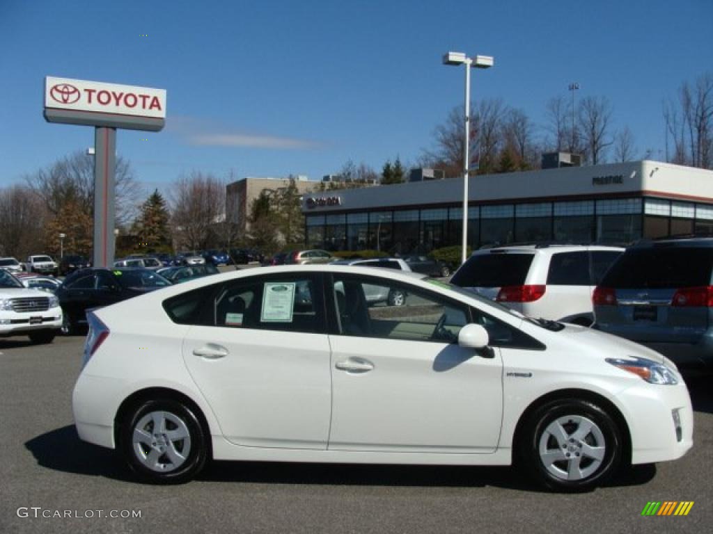 2010 Prius Hybrid IV - Blizzard White Pearl / Bisque photo #1