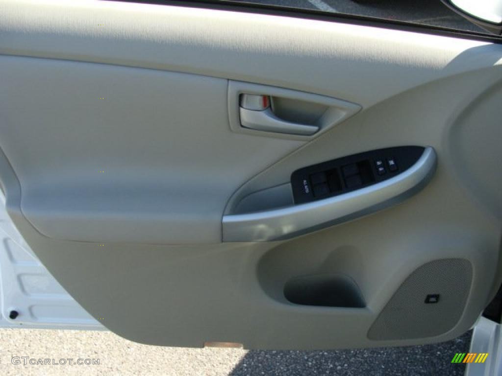2010 Prius Hybrid IV - Blizzard White Pearl / Bisque photo #6