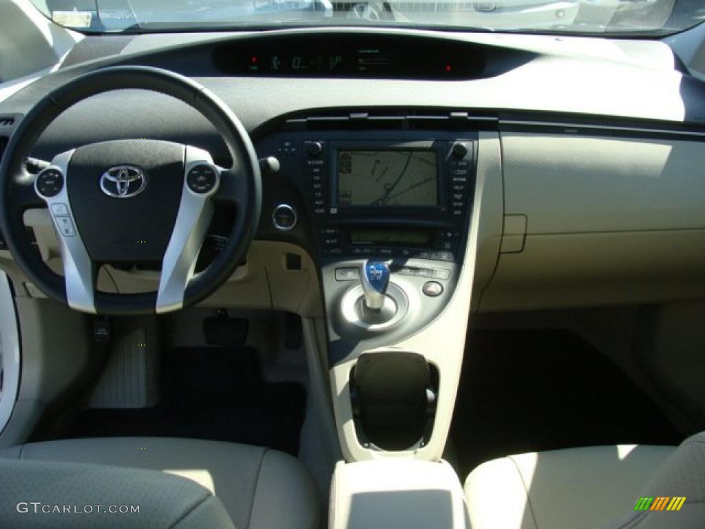 2010 Prius Hybrid IV - Blizzard White Pearl / Bisque photo #9