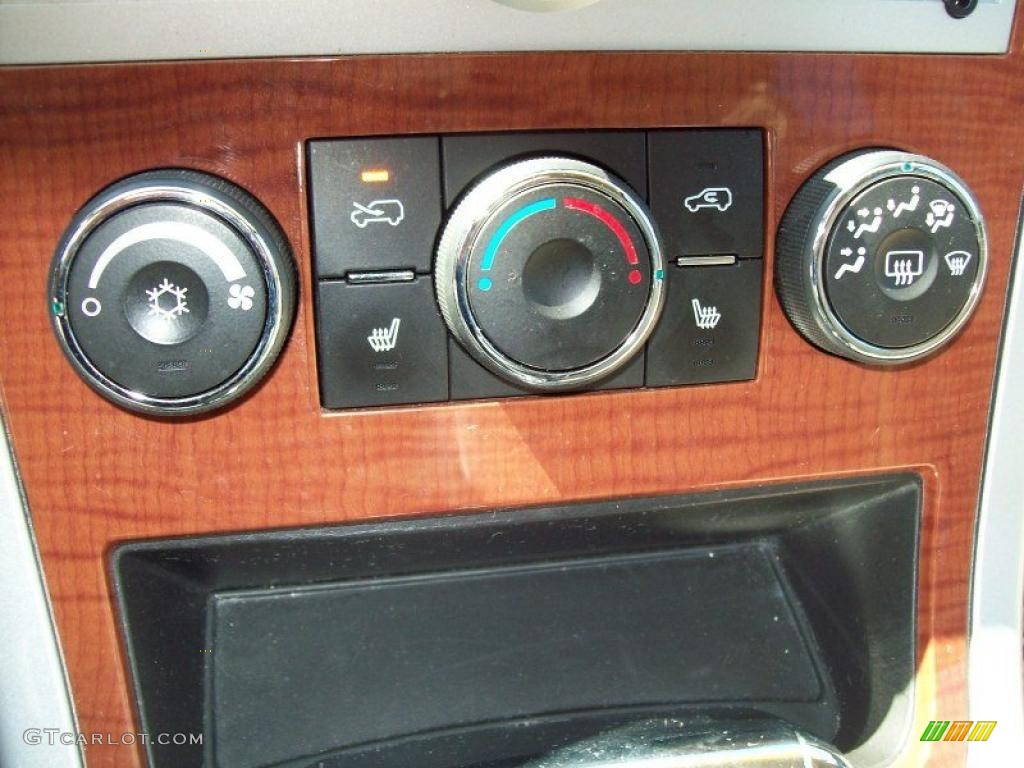 2008 Chevrolet Equinox LT AWD Controls Photo #47326770