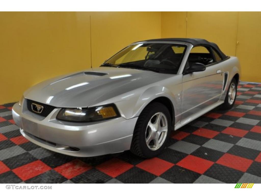 2001 Mustang V6 Convertible - Silver Metallic / Dark Charcoal photo #5