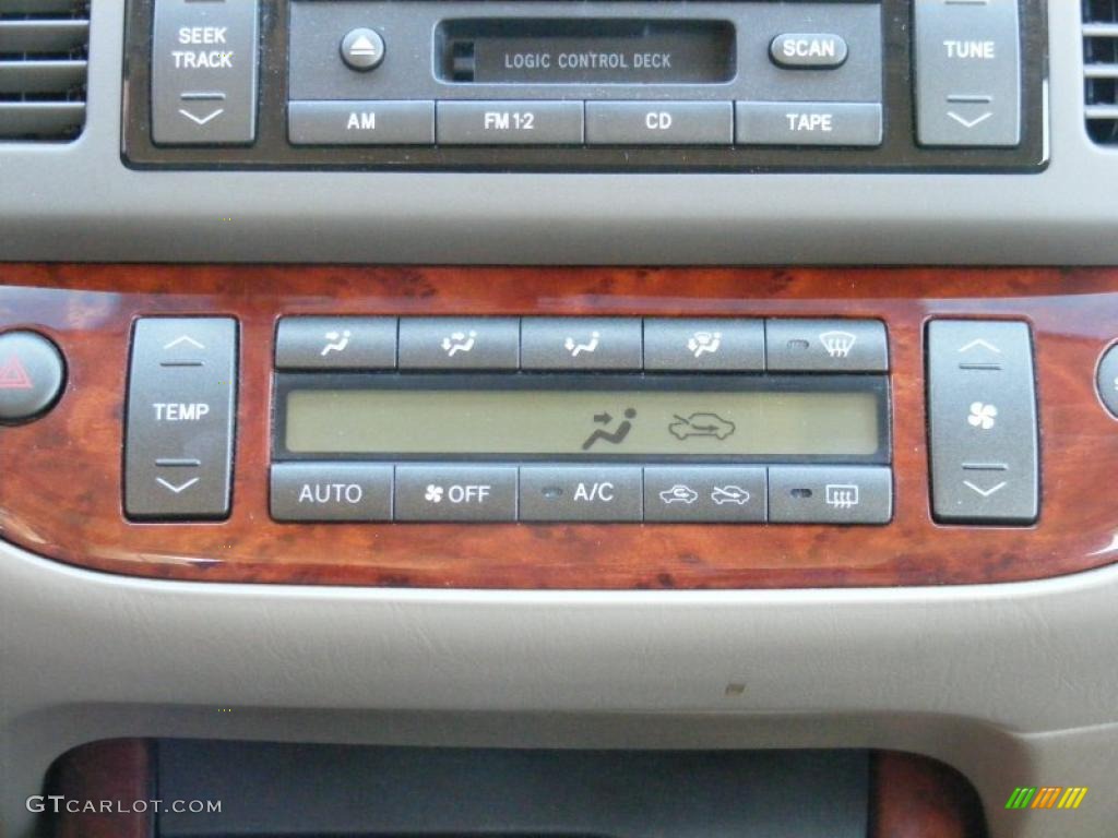 2002 Toyota Camry SE Controls Photo #47328381