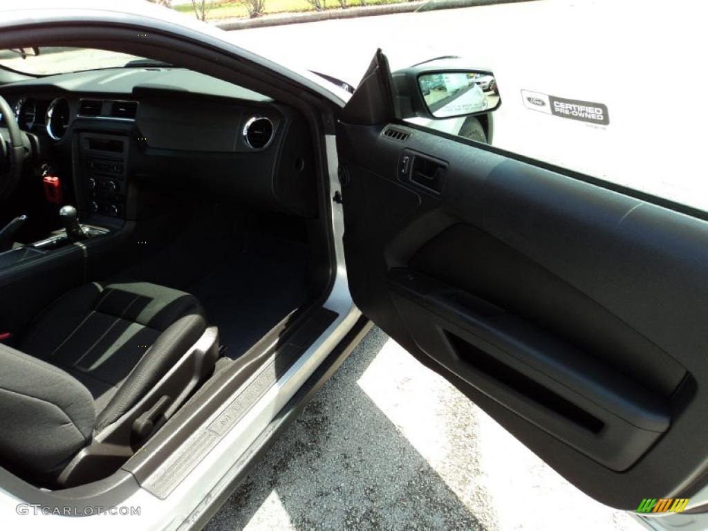 2010 Mustang V6 Coupe - Brilliant Silver Metallic / Charcoal Black photo #19