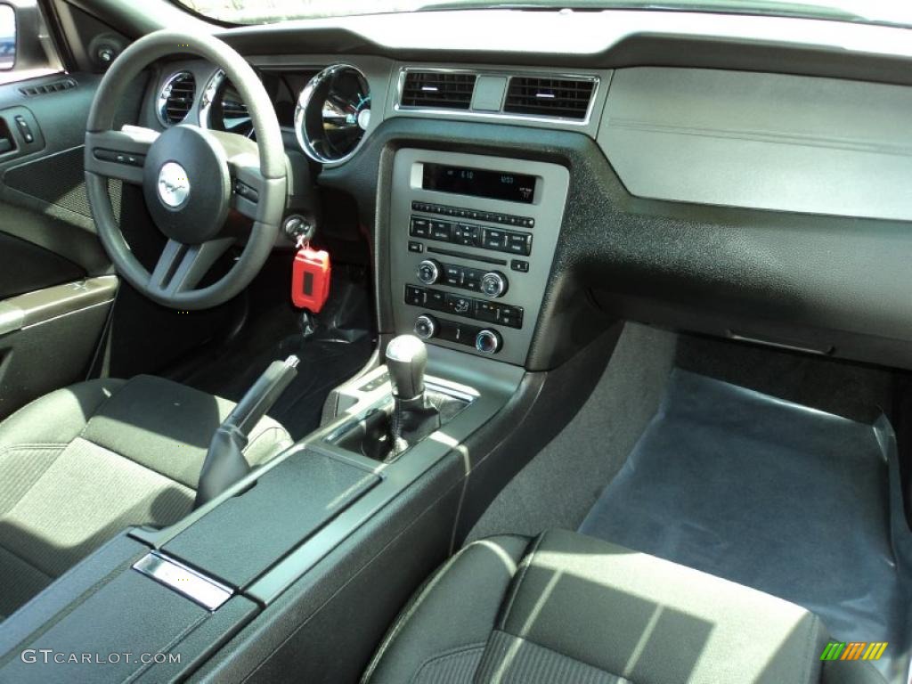 2010 Mustang V6 Coupe - Brilliant Silver Metallic / Charcoal Black photo #22