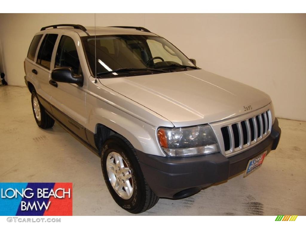 2004 Grand Cherokee Laredo - Bright Silver Metallic / Dark Slate Gray photo #1