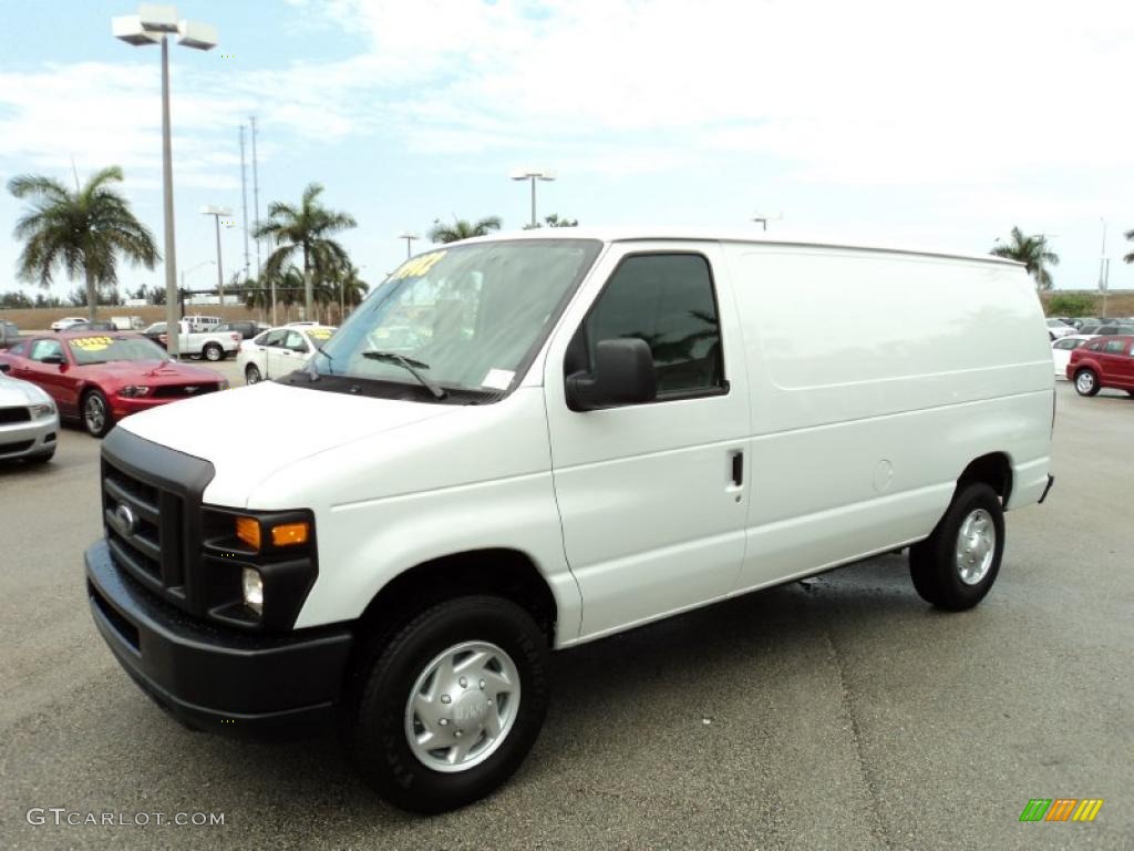 Oxford White 2011 Ford E Series Van E250 XL Cargo Exterior Photo #47331067
