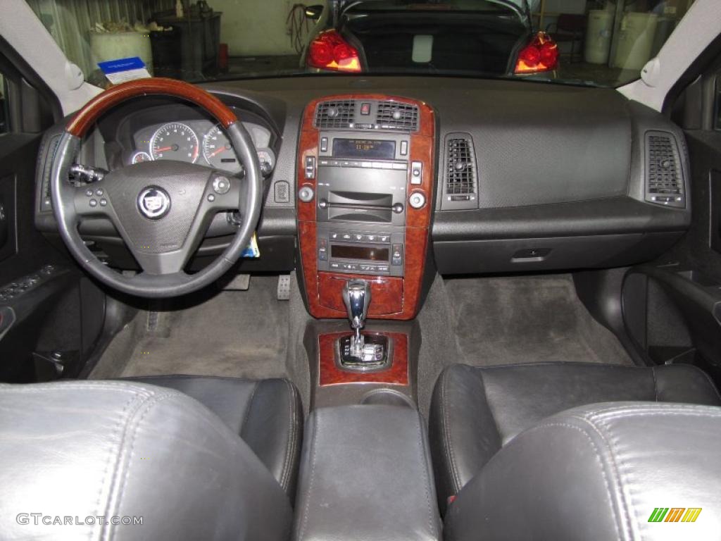 2007 Cadillac CTS Sedan Ebony Dashboard Photo #47332537