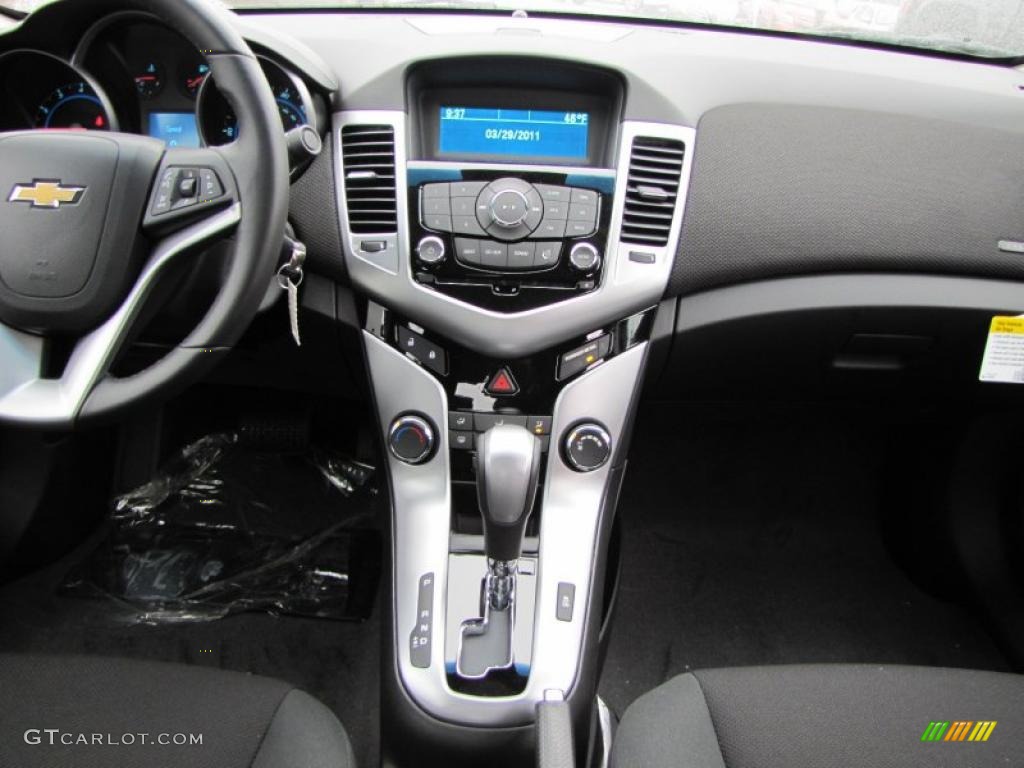 2011 Chevrolet Cruze ECO Jet Black Dashboard Photo #47334019