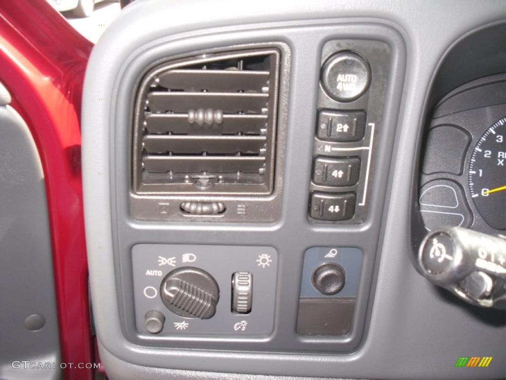 2004 Silverado 1500 LS Regular Cab 4x4 - Sport Red Metallic / Dark Charcoal photo #8
