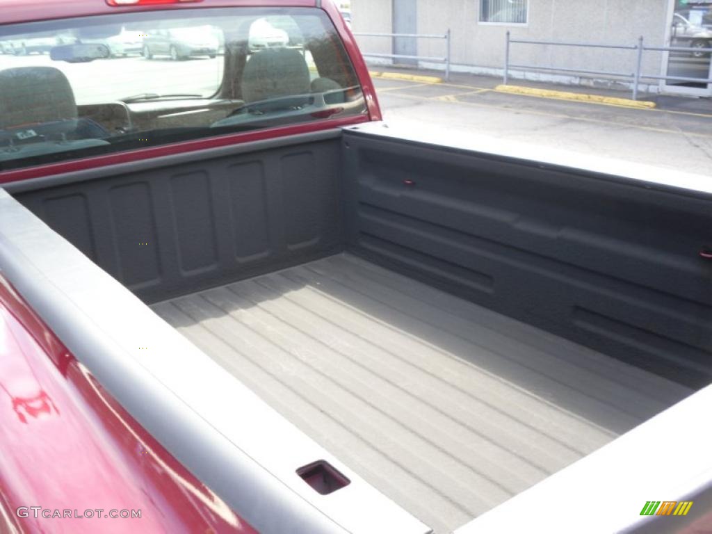 2004 Silverado 1500 LS Regular Cab 4x4 - Sport Red Metallic / Dark Charcoal photo #11