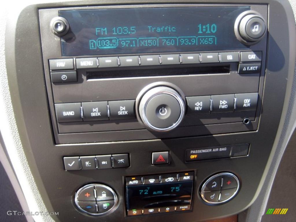 2008 Buick Enclave CX AWD Controls Photo #47334889