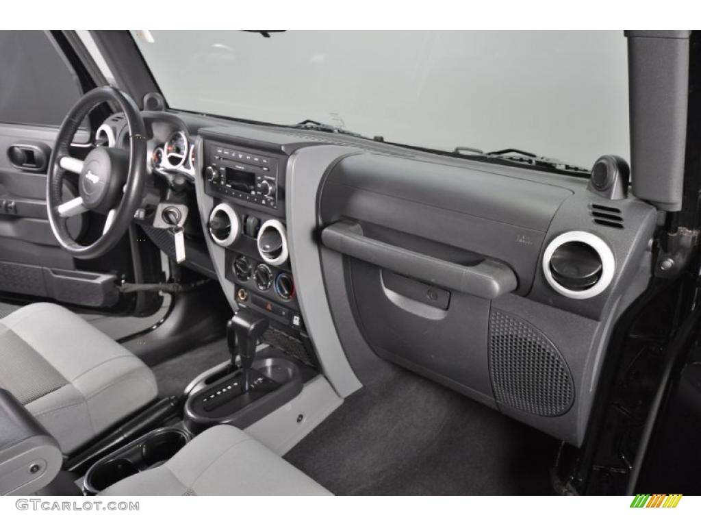 Dark Slate Gray/Medium Slate Gray Interior 2009 Jeep Wrangler Sahara 4x4 Photo #47336845