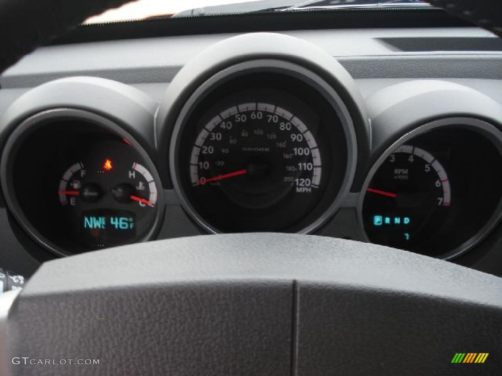 2011 Dodge Nitro Detonator 4x4 Gauges Photo #47339209