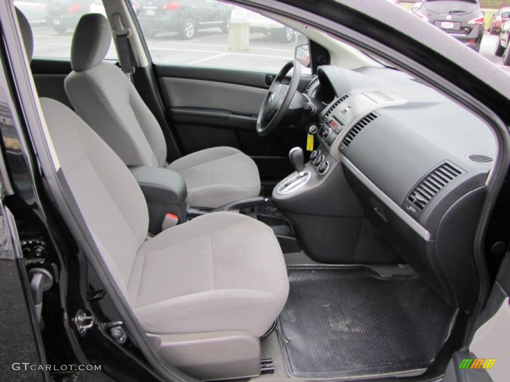 Charcoal Interior 2010 Nissan Sentra 2.0 Photo #47339332
