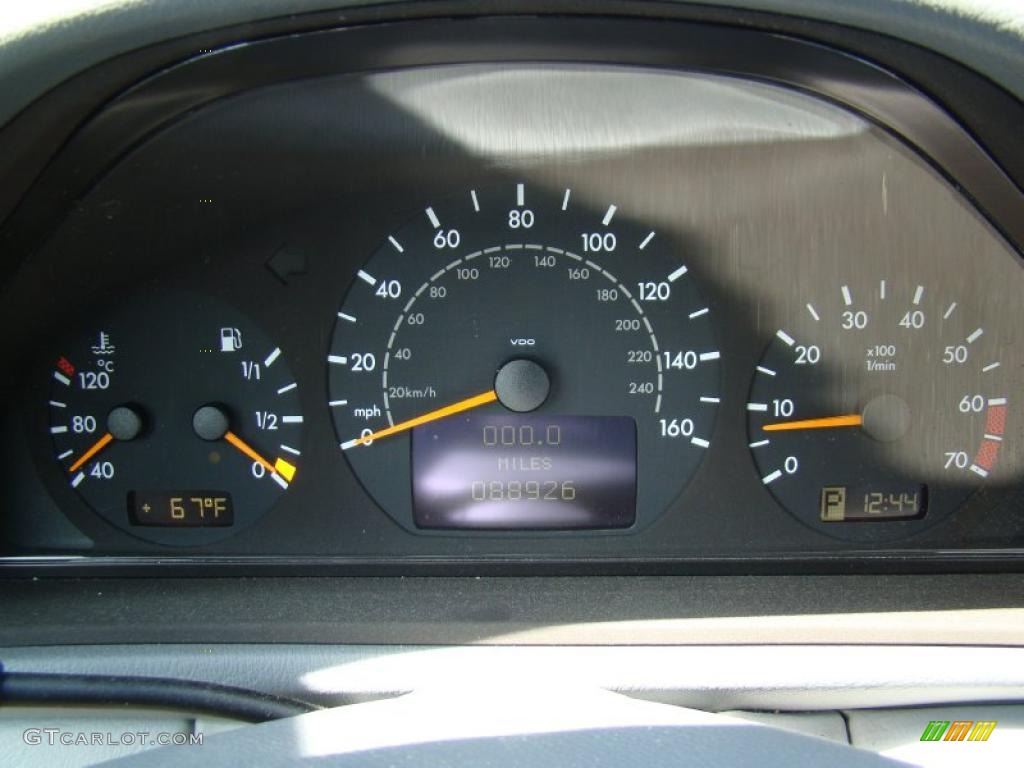 2001 Mercedes-Benz CLK 320 Coupe Gauges Photo #47340946