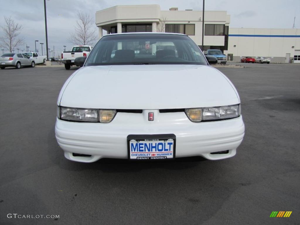 1997 Cutlass Supreme SL Sedan - Bright White / Graphite photo #4
