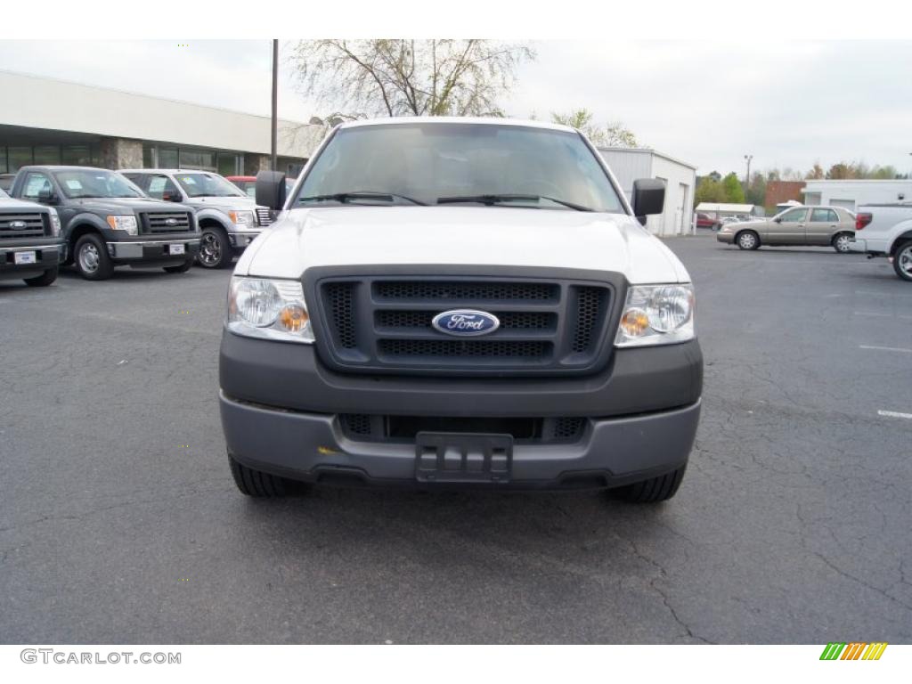 2005 F150 XL SuperCab - Oxford White / Medium Flint Grey photo #7