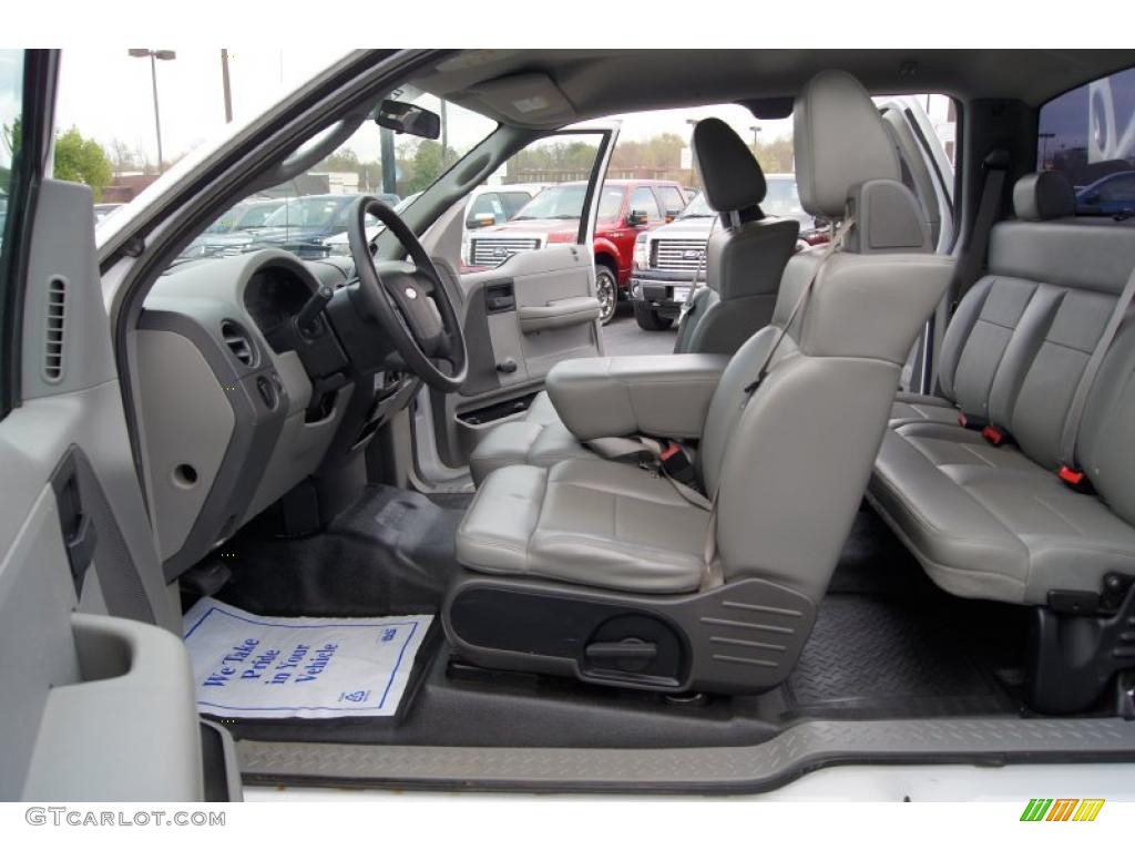 2005 F150 XL SuperCab - Oxford White / Medium Flint Grey photo #8