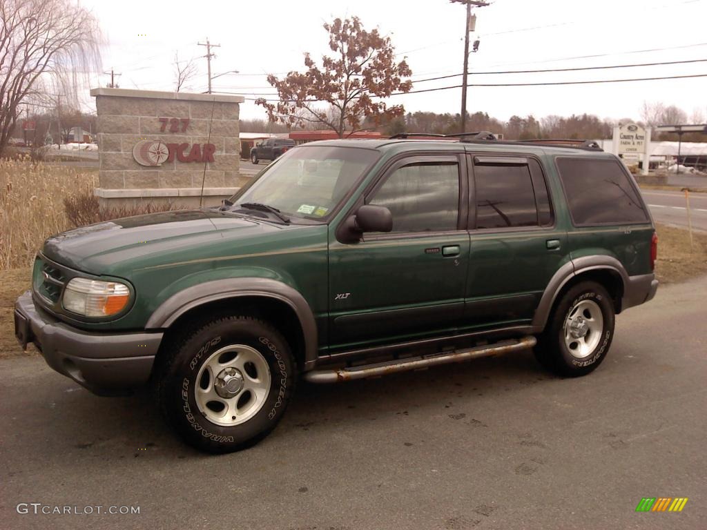 2001 Explorer XLT 4x4 - Tropic Green Metallic / Dark Graphite photo #1