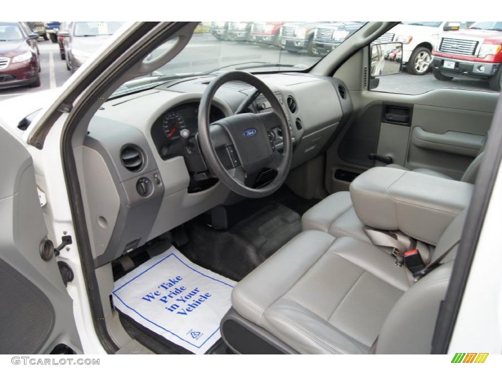 2005 F150 XL SuperCab - Oxford White / Medium Flint Grey photo #20